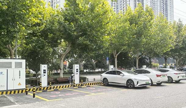 宜昌首批全液冷超充站投入運營，鴻嘉利助力高質量充電基礎設施建設